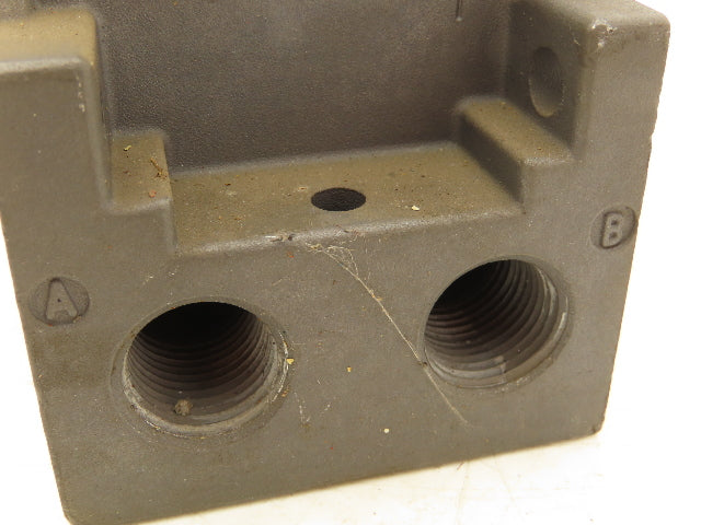 Numatics 34SAD415K013A Solenoid Valve w/ Manifold Block 120V 150 PSI 1/2" NPT