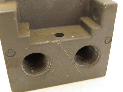 Numatics 34SAD415K013A Solenoid Valve w/ Manifold Block 120V 150 PSI 1/2" NPT