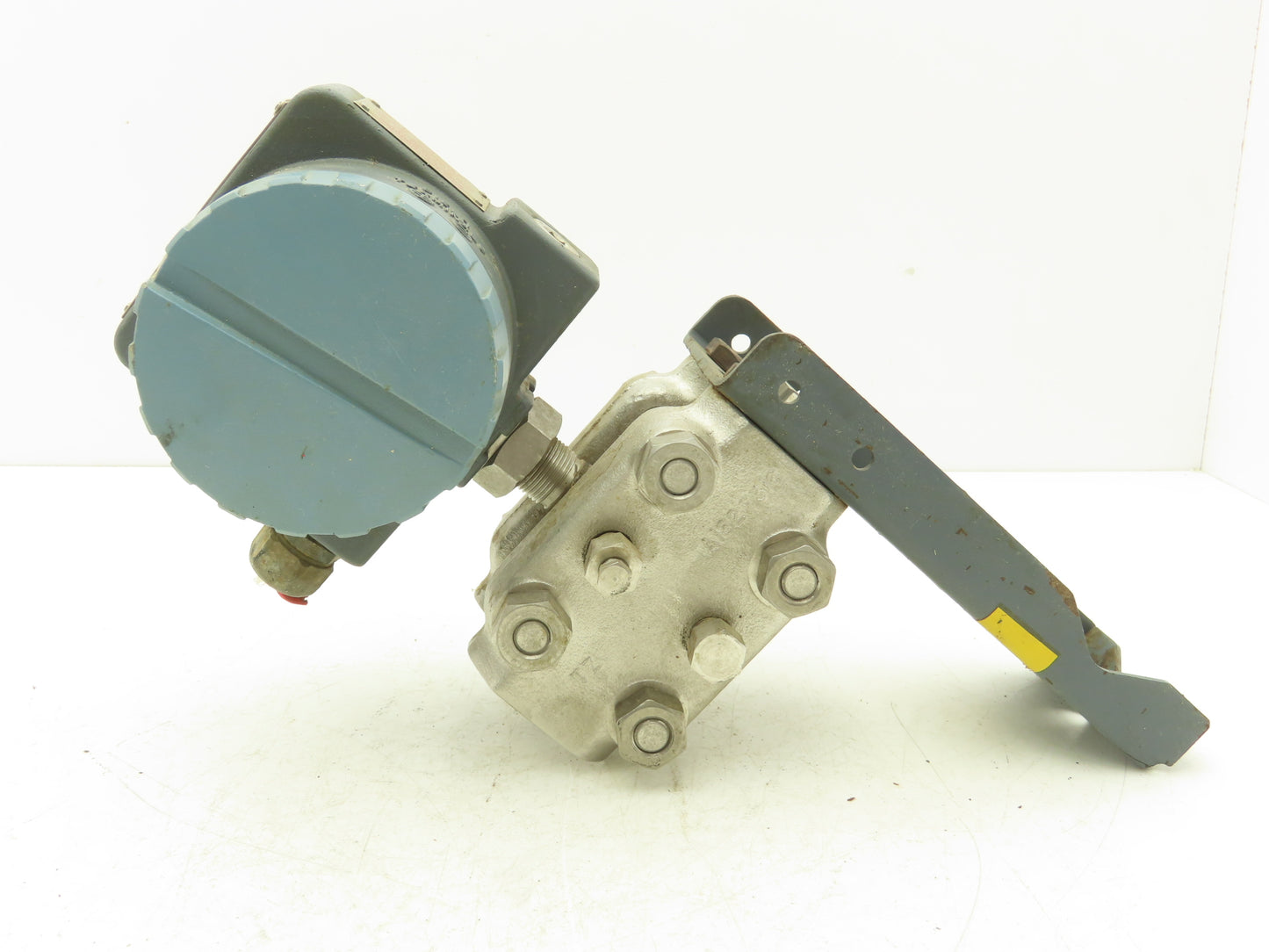 Foxboro 823DP-D3S1NHO Pressure Transmitter 12.5-42VDC 1500PSI W/Bracket No Cap