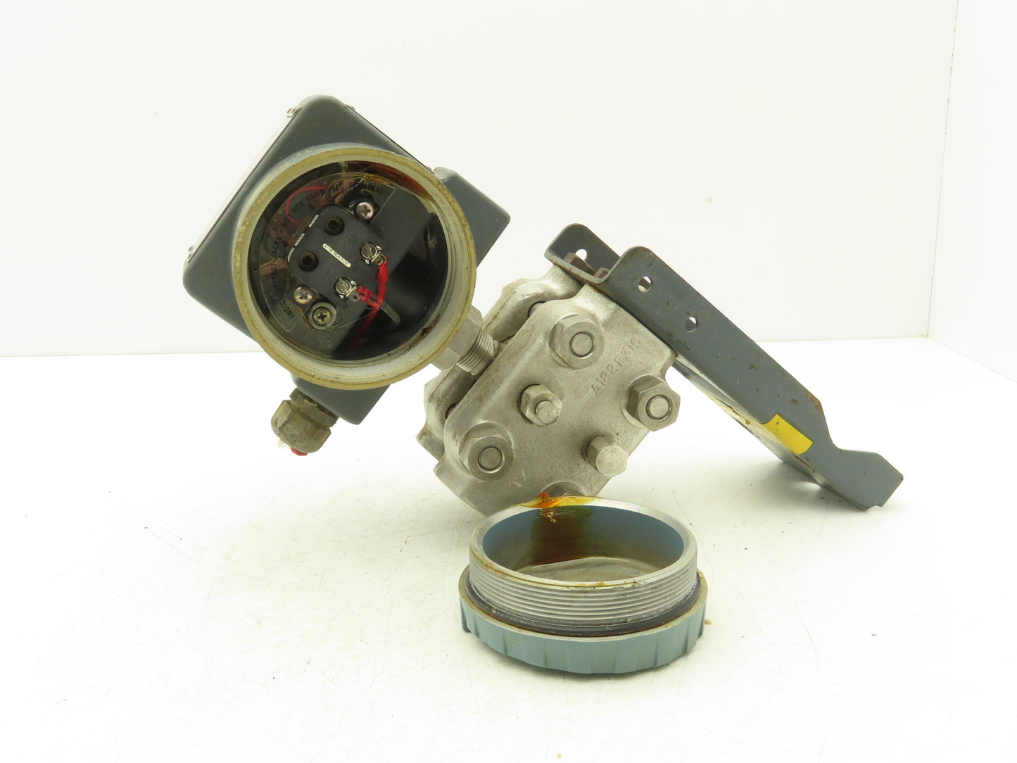 Foxboro 823DP-D3S1NHO Pressure Transmitter 12.5-42VDC 1500PSI W/Bracket No Cap