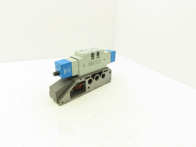 Numatics 124BB515MP00061 Solenoid Pilot Valve With Manifold 24VDC 4 Watt Coils