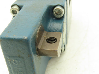 Bosch 081WV06P1V7004GD0 Manual Directional Valve 3-Pos Maintained *No Lever*