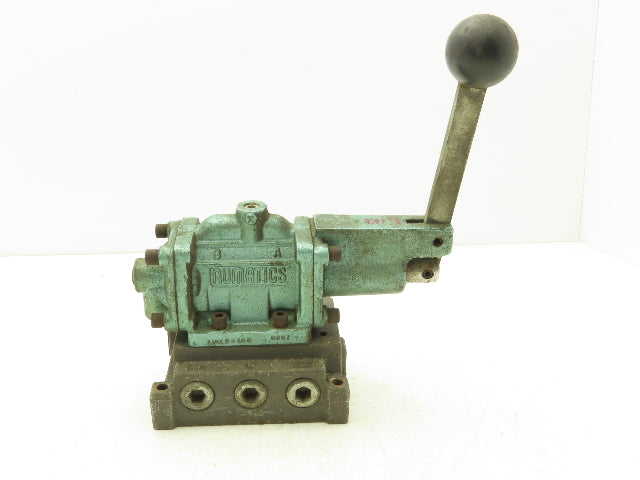 Numatics 33HLD4430 Directional Manual Lever Valve 2-Position 5-Port 1/2"NPT
