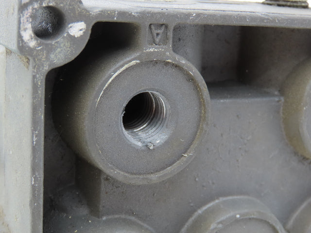 Numatics 34HLD4410 Directional Manual Lever Valve 2-Position 5-Port 1/4"Manifold