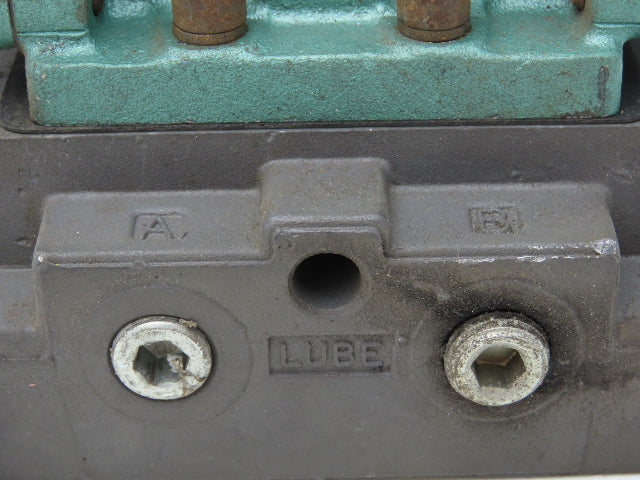 Numatics 34HLD4410 Directional Manual Lever Valve 2-Position 5-Port 1/4"Manifold