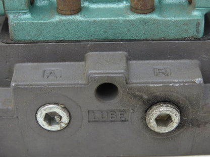 Numatics 34HLD4410 Directional Manual Lever Valve 2-Position 5-Port 1/4"Manifold