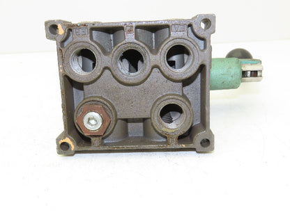 Numatics 32HLD4430 Directional Manual Lever Valve 2-Position 5-Port 1/2"NPT