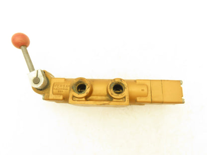 Versa VBH-5407 Directional Manual Lever Valve 3-Pos Spring Return 5-Port 3/8"NPT