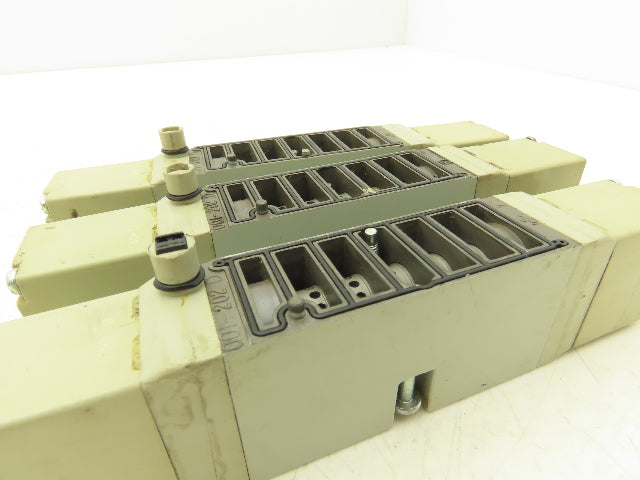 Numatics 122BB4Z2MN00061 Solenoid Valve 150PSIG 24VDC 2.5W W/Bridge Lot of 3