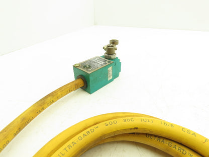 Allen Bradley 802M-XY8L1F Limit Switch Series A Roller Type 120V 60A Lot of 2