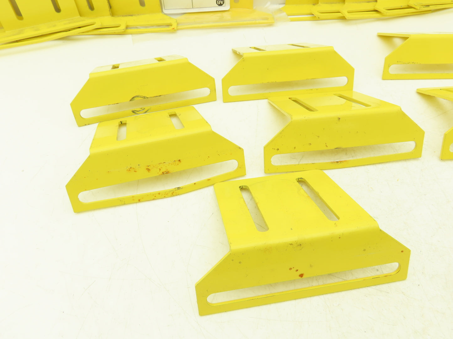Allen Bradley 60-2721  2x4" Conveyor Sensor Reflector Bracket Yellow  Lot of 25