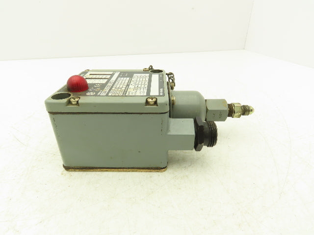 Allen Bradley 836T-T252JX121X15 Series A Pressure Control 3-15 PSI Differential