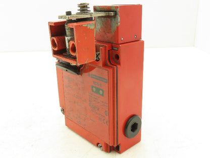 Telemecanique XCS-E7333 Interlock Safety Door Switch 120/240VAC W/Straight Latch