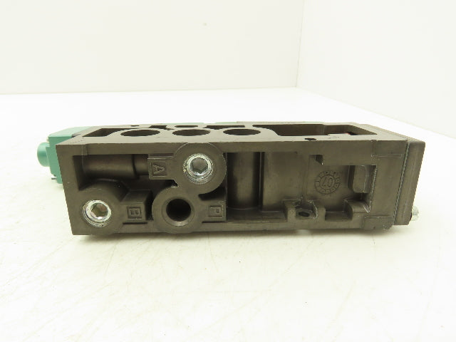 Numatics 082SS515M019M61 Pneumatic Dual Solenoid Valve 4/3 Way 150 PSI 24VDC