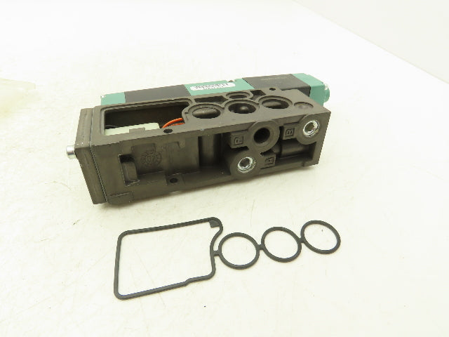 Numatics 082SS515M019M61 Pneumatic Dual Solenoid Valve 4/3 Way 150 PSI 24VDC