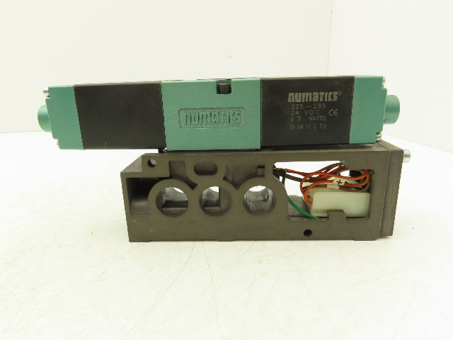 Numatics 082SS515M019M61 Pneumatic Dual Solenoid Valve 4/3 Way 150 PSI 24VDC