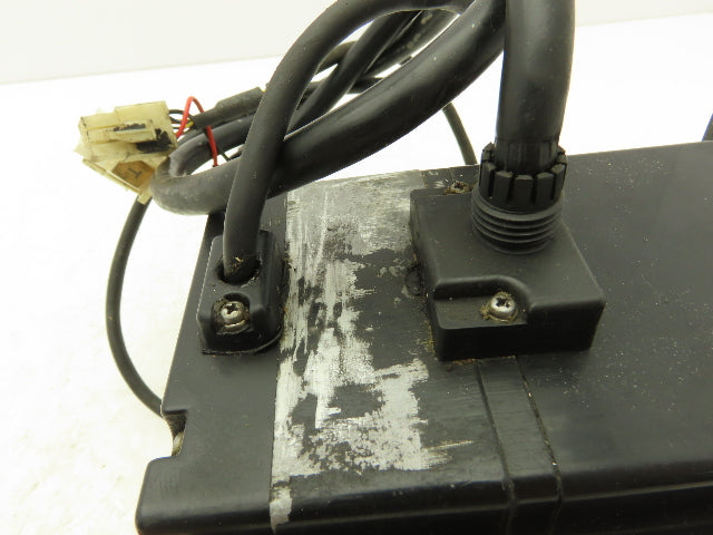 Yaskawa SGMPH-15A1A-YR11 AC Servo Motor 0.1kW 200v 0.89A 3000rpm