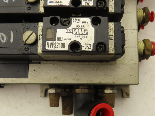 SMC NVV5FS2-01T-111-02T  11-Station Pneumatic Solenoid Valve Manifold Assembly