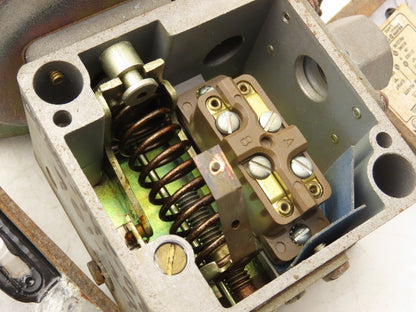 Square D 9012 AMW1  Pressure Switch 0.25-2.5# 120V-600VAC Lot Of 4