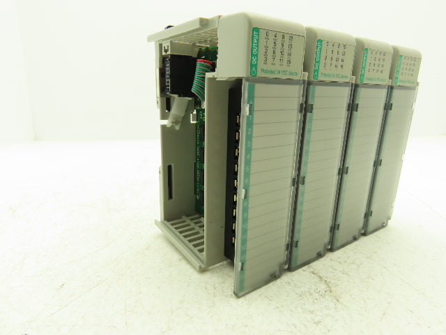 Allen Bradley 1769-OB16P Compact I/O 24VDC F/W 3.1 Output Module Ser B Lot of 4