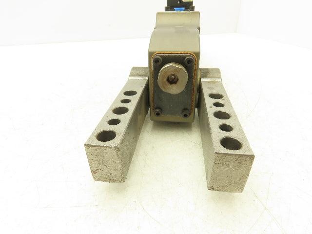 BTM Corp STC52VP-120-733207H-90AL/RSCDC Power Clamp W/Turck Proximity Sensor