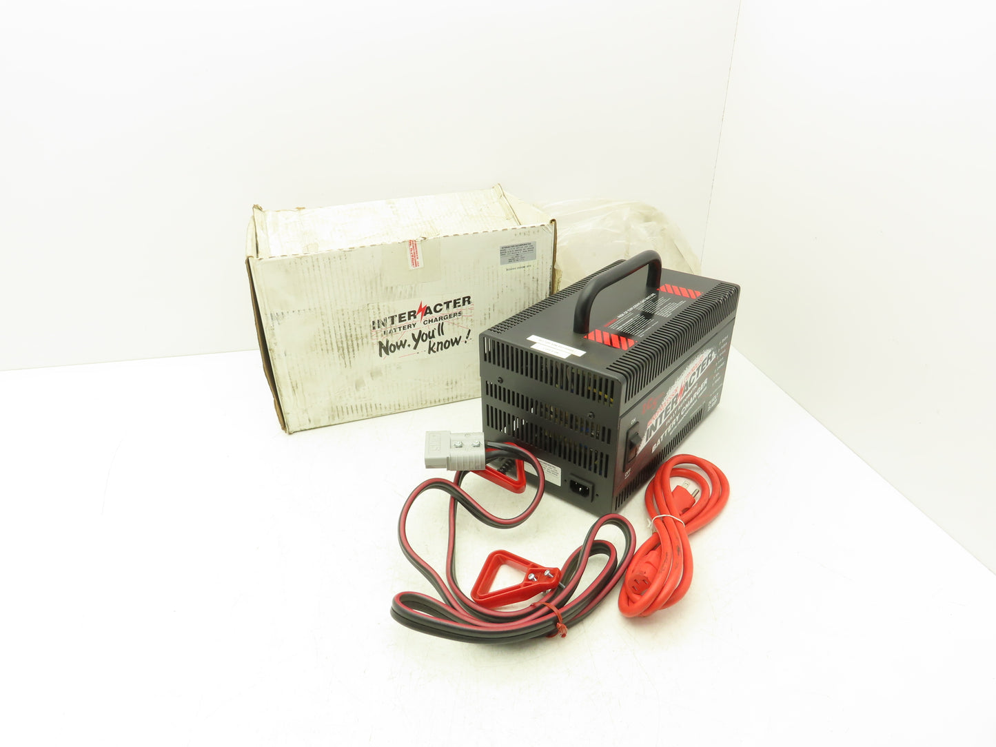 Interacter I/C/S 24V/25 Battery Charger 24V 25A ICS2425 Gray Plug I/C Series