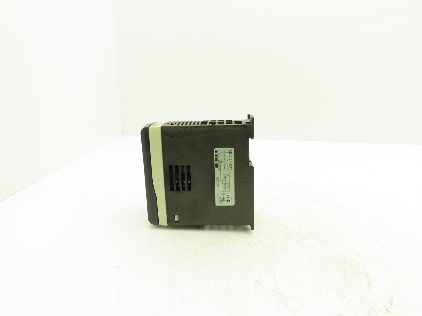 Emerson Automation SKA1200037 Commander SK Servo Drive 200-240V 1Ph In 3Ph Out