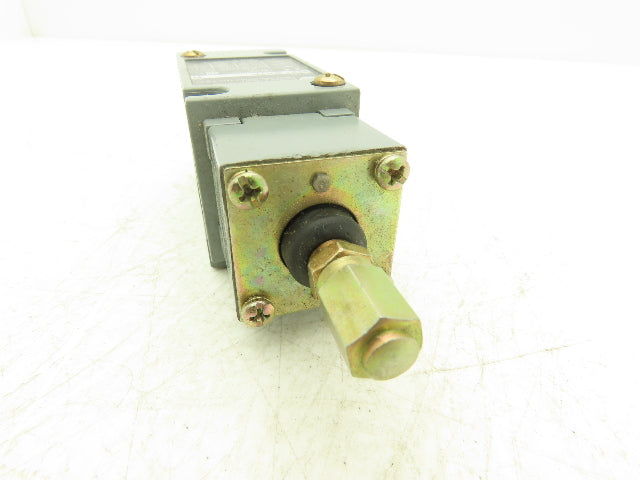 Allen Bradley 802T BATP Metal Plug-In Oiltight Limit Switch 4 Circuits 120-300V