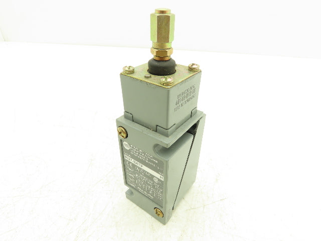 Allen Bradley 802T BATP Metal Plug-In Oiltight Limit Switch 4 Circuits 120-300V