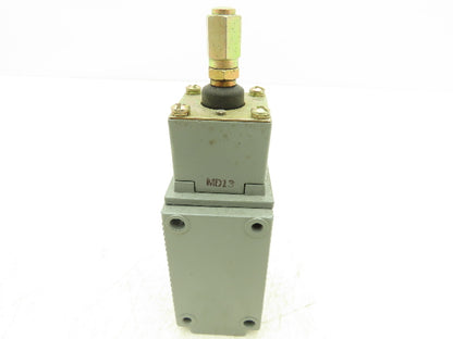 Allen Bradley 802T BATP Metal Plug-In Oiltight Limit Switch 4 Circuits 120-300V