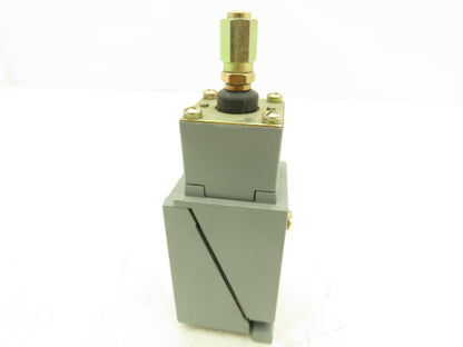 Allen Bradley 802T BATP Metal Plug-In Oiltight Limit Switch 4 Circuits 120-300V
