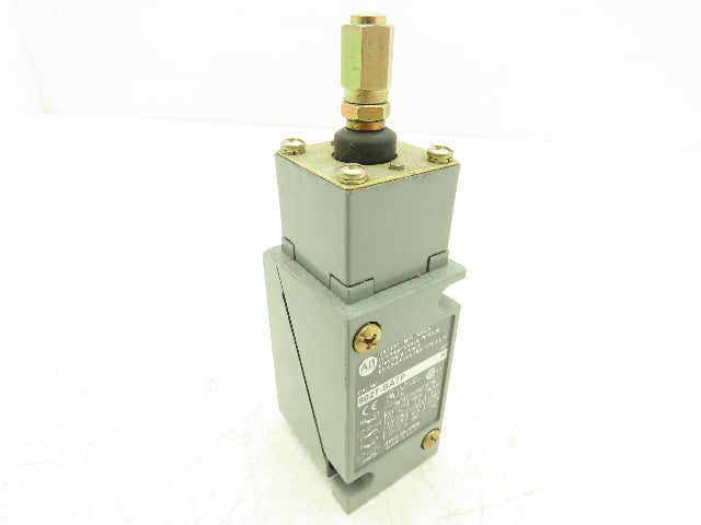 Allen Bradley 802T BATP Metal Plug-In Oiltight Limit Switch 4 Circuits 120-300V