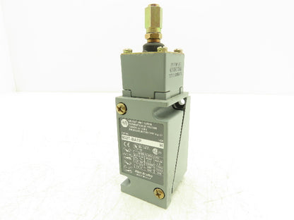 Allen Bradley 802T BATP Metal Plug-In Oiltight Limit Switch 4 Circuits 120-300V