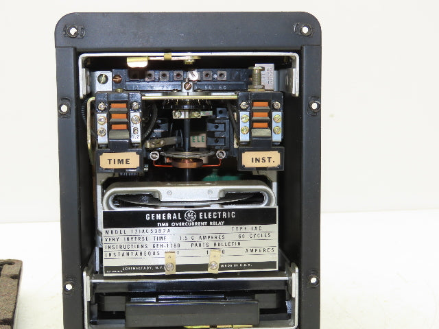 General Electric 12IAC53B2A Overcurrent Time Delay Relay 1.5-6 Amp Type IAC