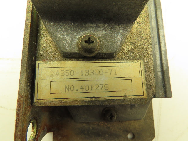 Toyota 24350-13300-71 Resistor Panel off of a Toyota 30-5FBCU25 36 volt Forklift