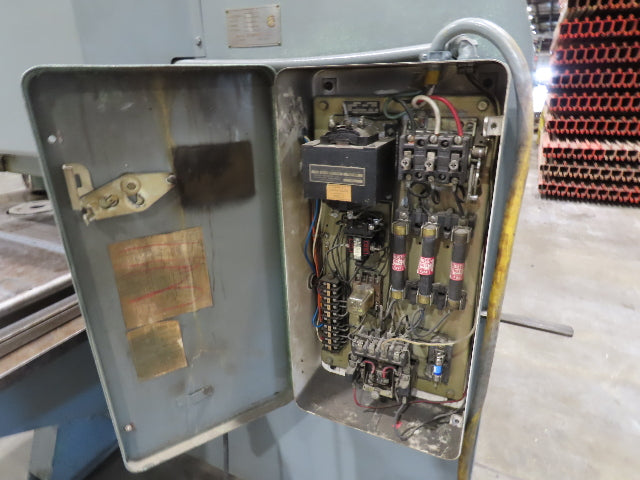 Strippit Fabricator Super 30 Single Punch Press 30 Ton 230/460V Foot Switch