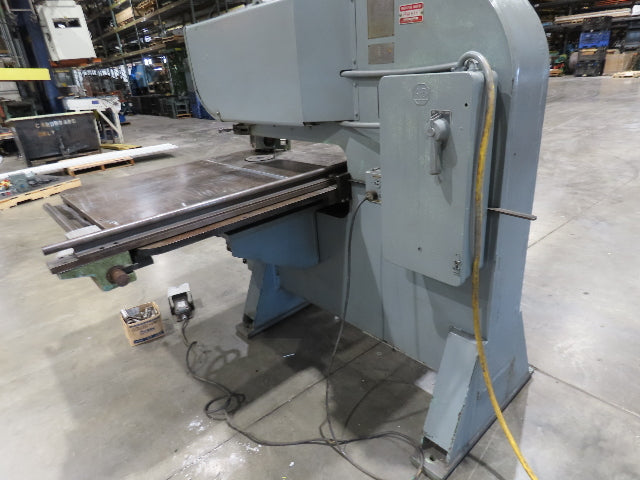 Strippit Fabricator Super 30 Single Punch Press 30 Ton 230/460V Foot Switch