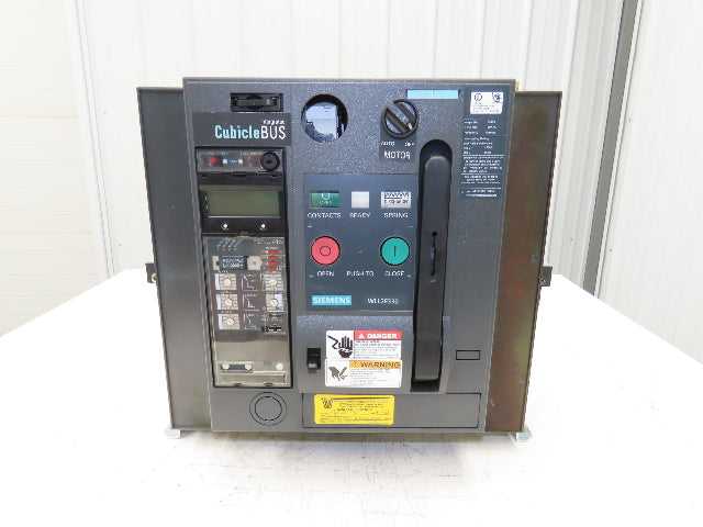 Siemens WLL2F330 Air Circuit Breaker 600VAC 3000A Switchgear 	ETU745 Cubicle Bus