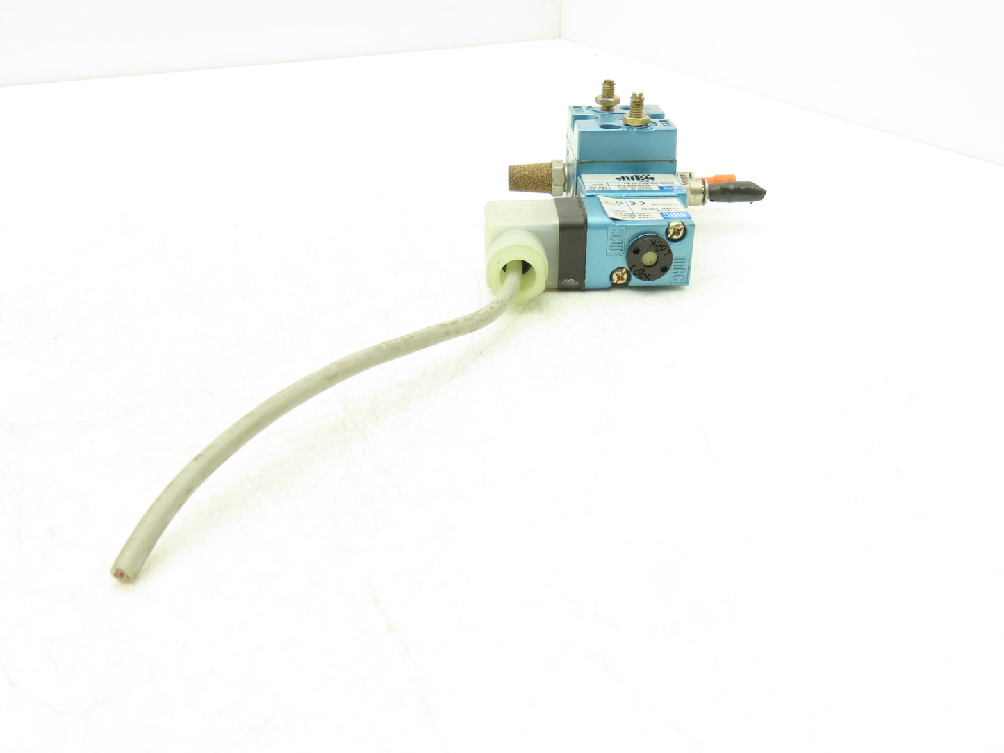 MAC 712C-12-PI-111JJ Pneumatic Solenoid Valve 120V 1/4"npt 4/2-way