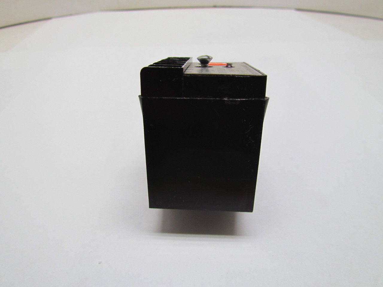 Eaton Cutler Hammer D87AE Solid State timer Module ON Delay 120V AC