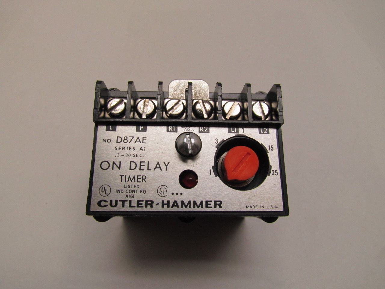 Eaton Cutler Hammer D87AE Solid State timer Module ON Delay 120V AC