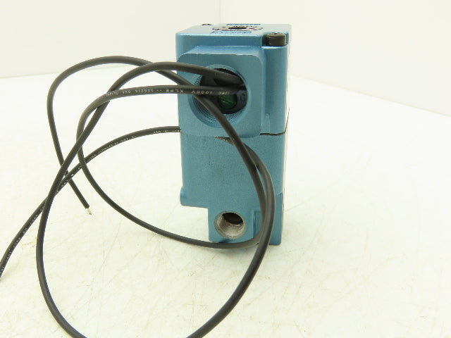 Mac 225B-111CA Pneumatic Solenoid Valve 3 Way 120VAC 16W 150 PSI