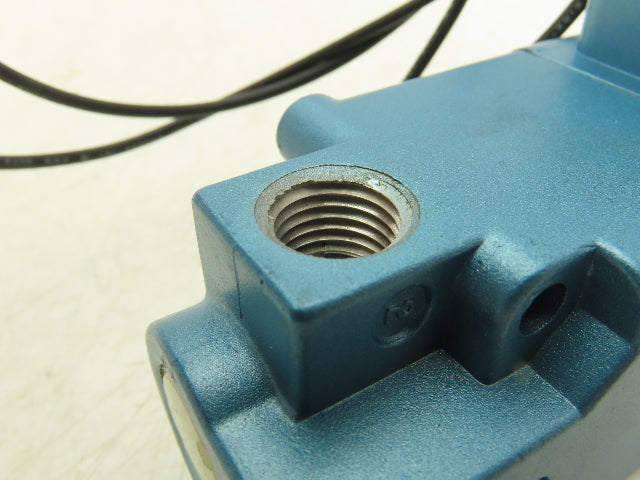 Mac 225B-111CA Pneumatic Solenoid Valve 3 Way 120VAC 16W 150 PSI