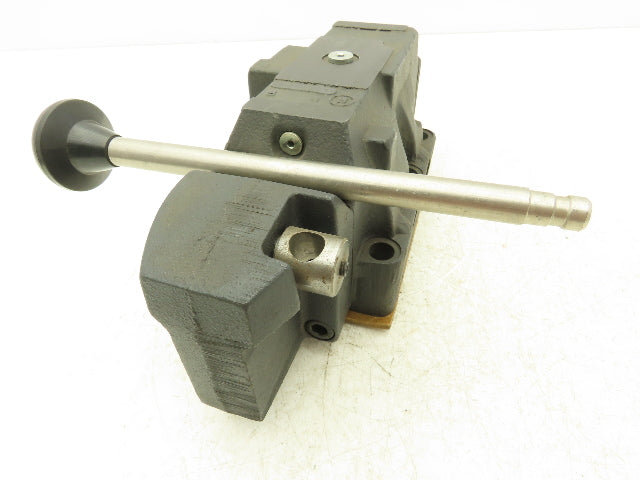 Vickers DG17S-8-6N-10 Manual Lever Directional Valve 3-Position Maintained