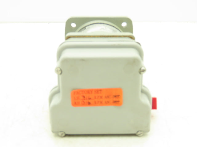 Hubbell 2210-132CC13F Pilot Duty Speed Switch Industrial Controls 5/8" Shaft