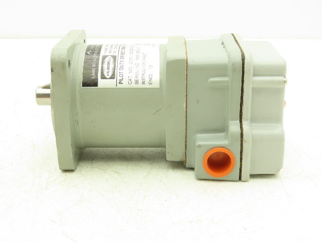 Hubbell 2210-132CC13F Pilot Duty Speed Switch Industrial Controls 5/8" Shaft