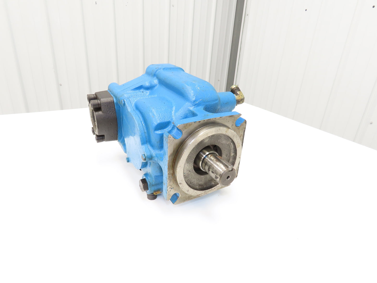 Vickers PVH74QIC RF 1S 10 CM 731 Hydraulic Piston Pump 35GPM 3625PSI Quiet