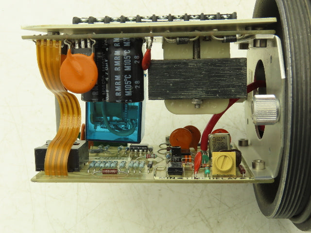 Combustion Engineering Series 8100 Level Controller 115VAC With 7" Probe 1" NPT