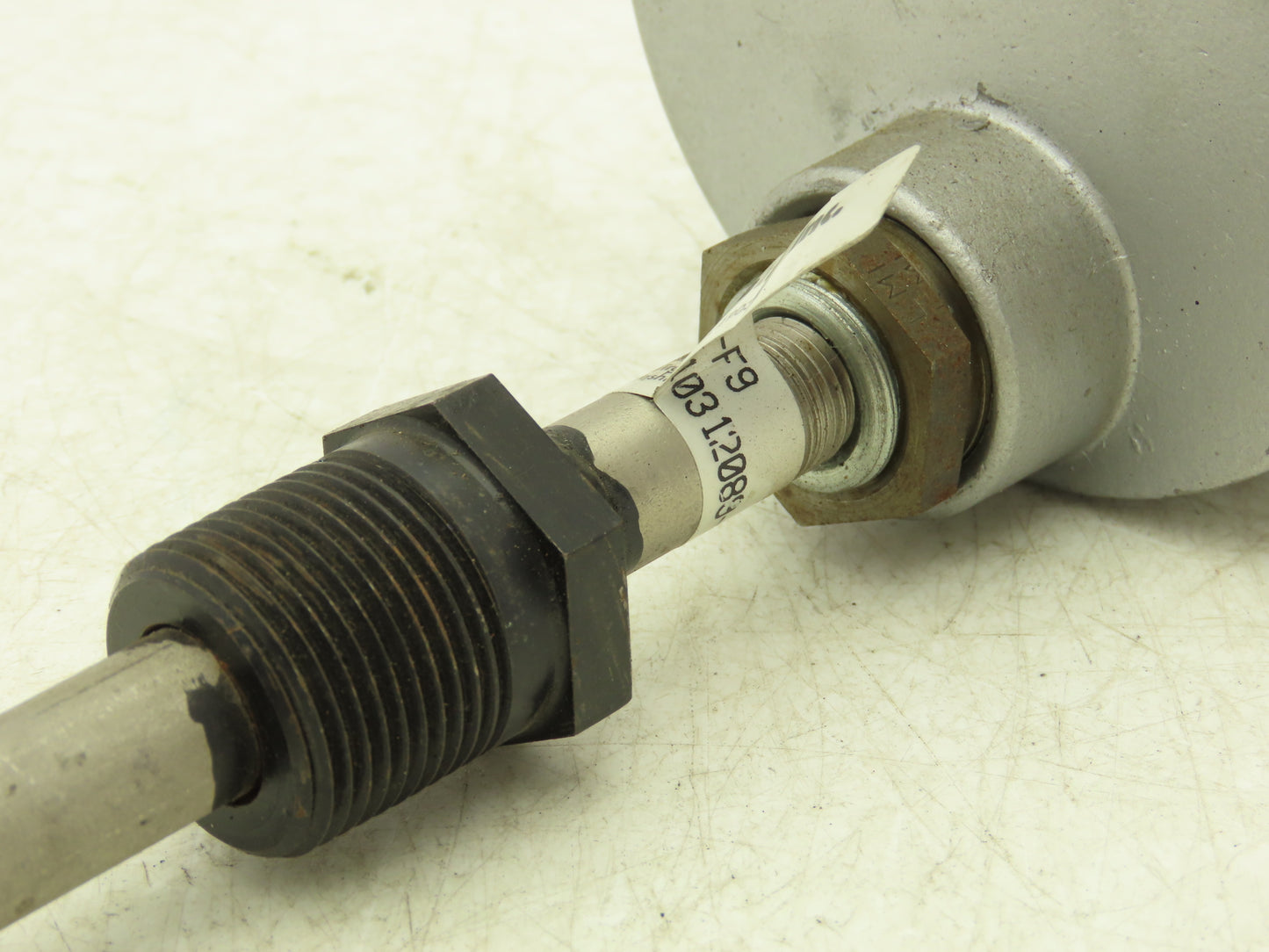 Honeywell Y3D10-S12-4-F9 Level Transducer Controller With 9" Probe 3/4" NPT