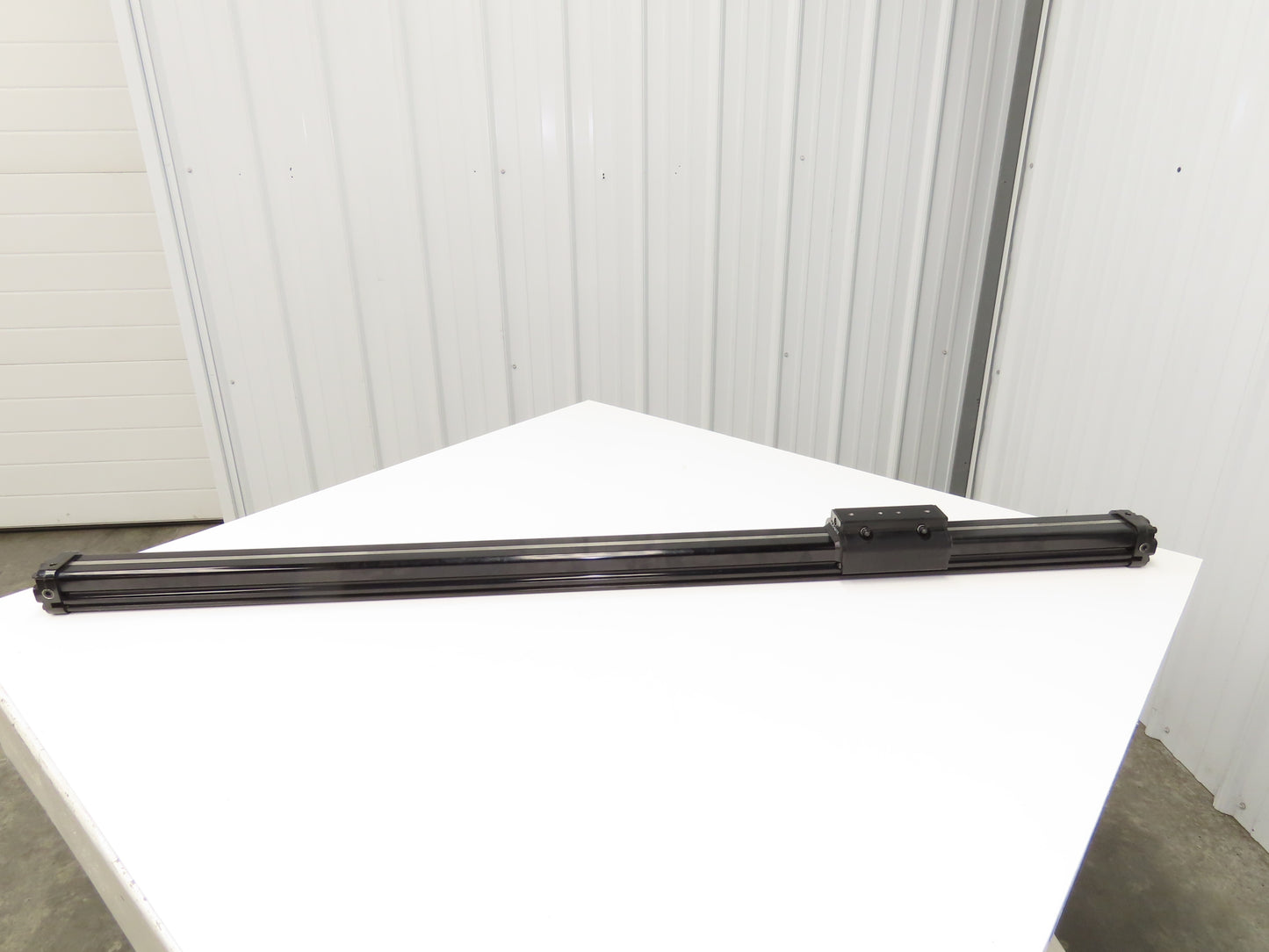 Tolomatic BC215 SK48 Pneumatic Band Linear Cylinder 48" Stroke Rodless